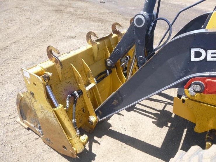 2021-deere-210l-image-19