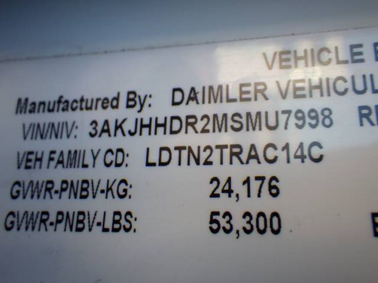 2021-freightliner-cascadia-126-image-13