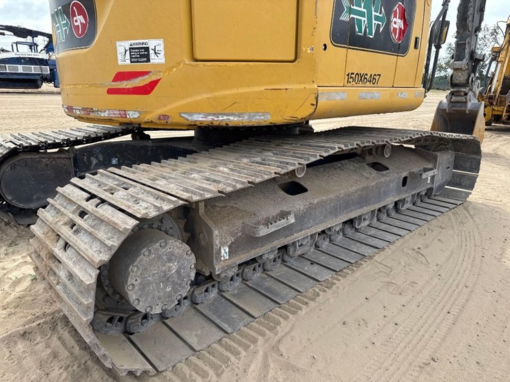 deere-245g-lc-image-13