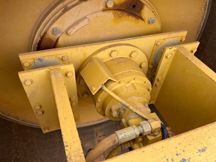 caterpillar-cs-563-image-17