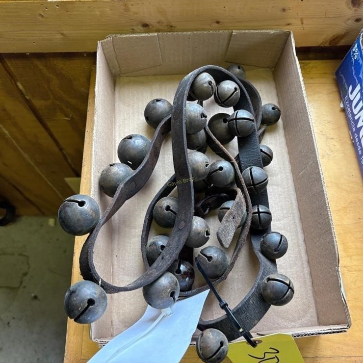 30 Brass Sleigh Bells