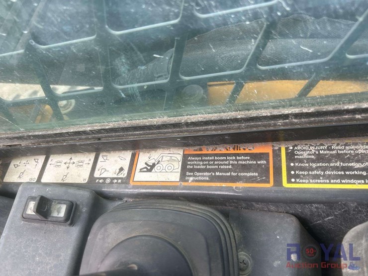 deere-325g-image-17
