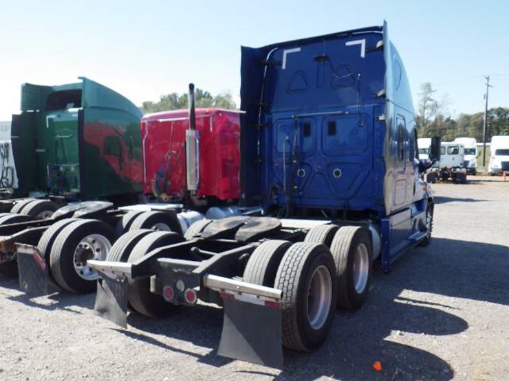 2016-freightliner-cascadia-125-evolution-image-7