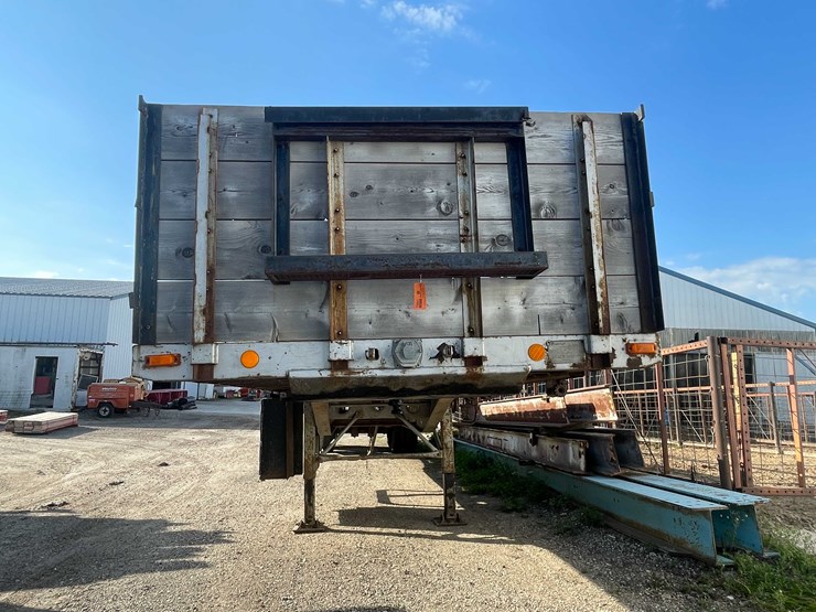 #1891-•-1985-transcraft-semi-flatbed-trailer-(has-wi-title)-image-2