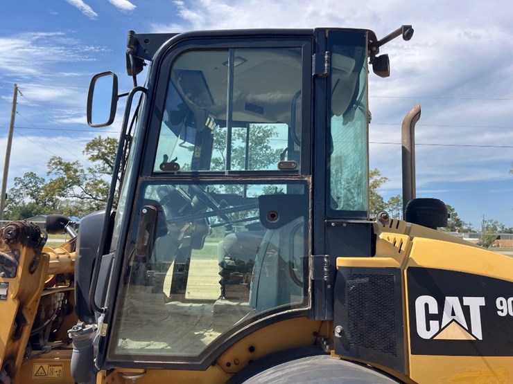 2017-caterpillar-908m-image-19