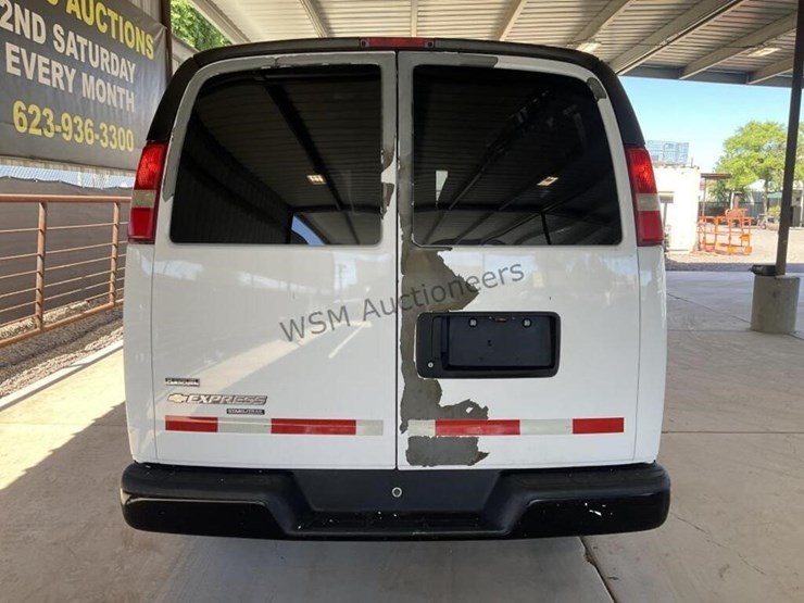 2011-chevrolet-express-2500-image-6