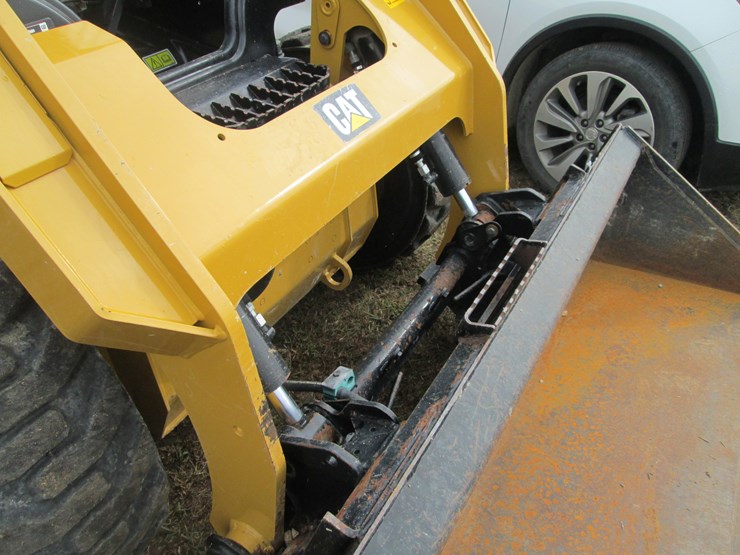 caterpillar-236d-image-14