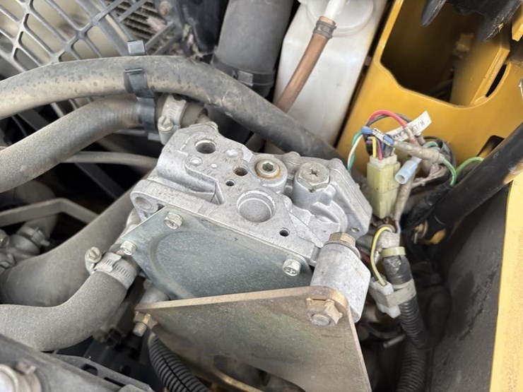 2016-caterpillar-2c6000-image-33