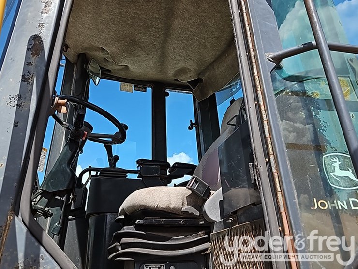2003-deere-824j-image-25