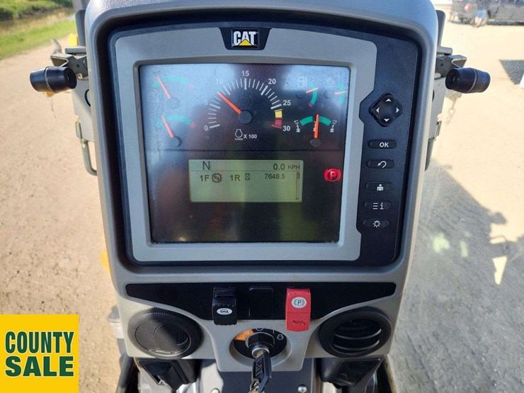 2020-caterpillar-150-awd-image-9