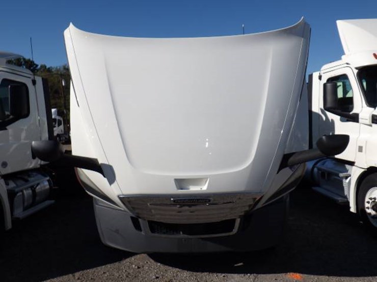 2018-freightliner-cascadia-126-image-13