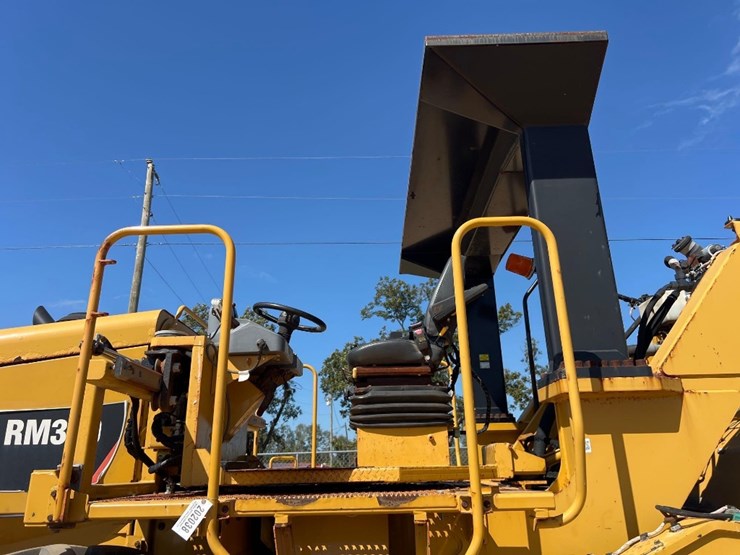 2015-caterpillar-rm-300-image-11