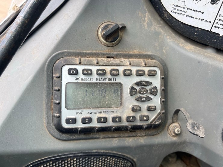 2016-bobcat-t595-image-30