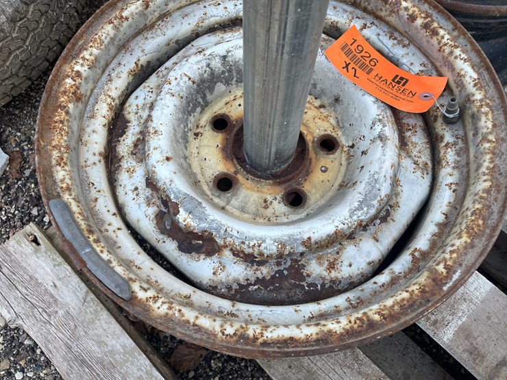 #1926-•-(2)-tire-rim-base-sign-holder-image-5