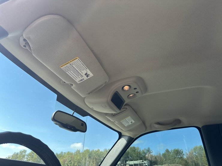 2005-chevrolet-silverado-1500-image-35