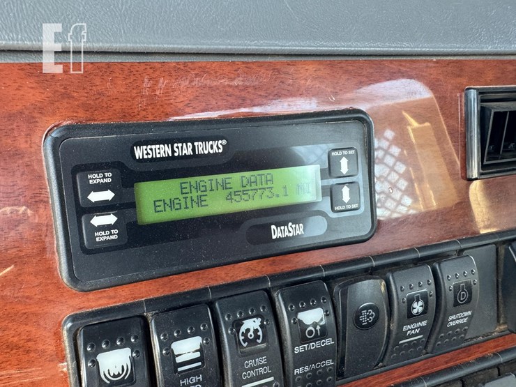 2012-western-star-4900-image-44