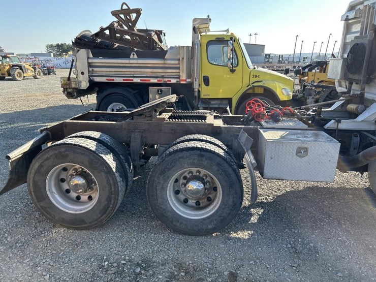 2009-peterbilt-386-image-17
