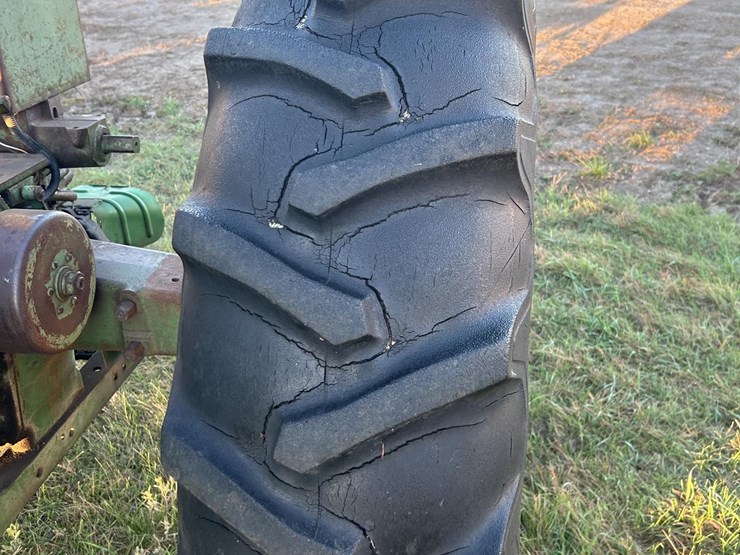 john-deere-70-image-16