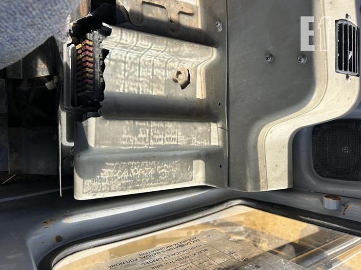 deere-200-lc-image-82