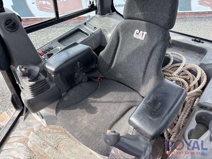 2020-caterpillar-d5k2-lgp-image-8