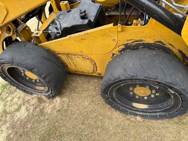2020-caterpillar-262d3-image-7