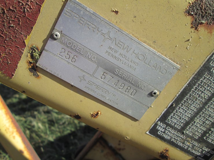 new-holland-256-image-10