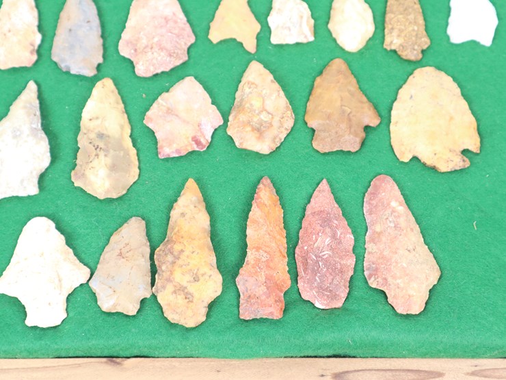 #21-•-#4161-•-(42)-framed-native-american-artifacts-image-8