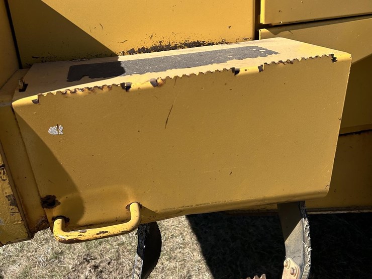 2003-deere-824j-image-38