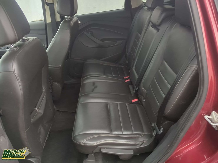 2015-ford-escape-se-image-16