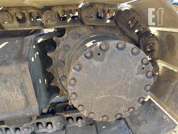 deere-200-lc-image-52