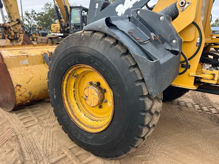2018-deere-344l-image-17
