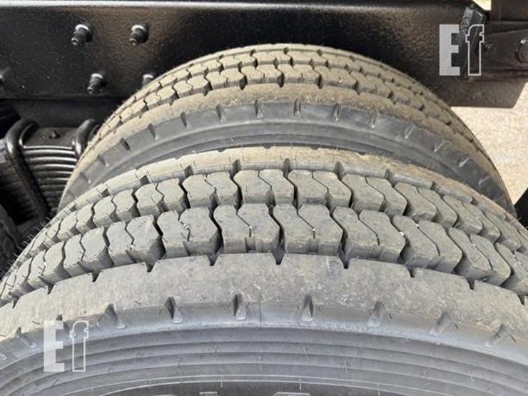 mack-granite-cv713-image-10