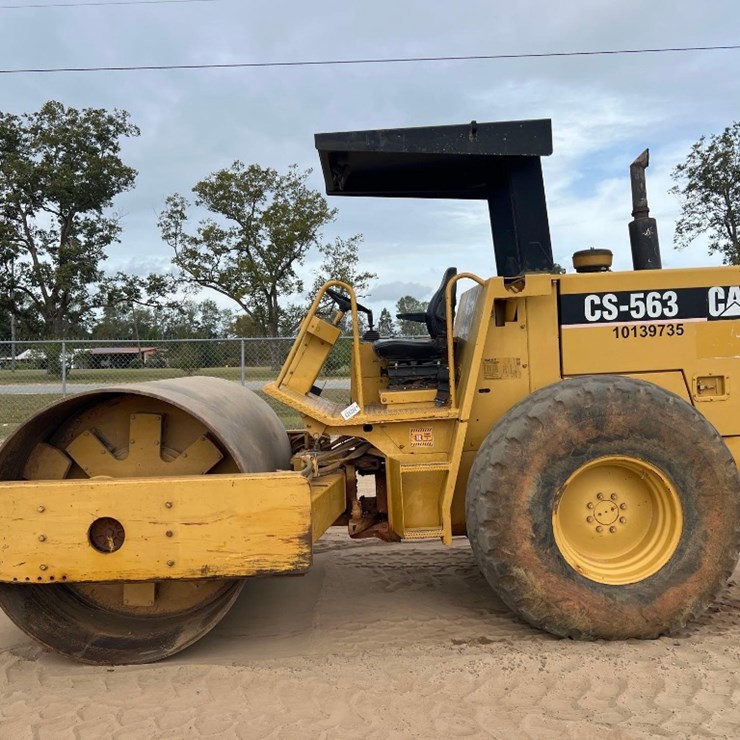 CATERPILLAR CS-563