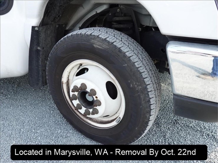 2020-ford-e350-image-13