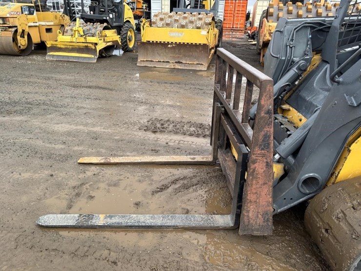 deere-325g-image-9
