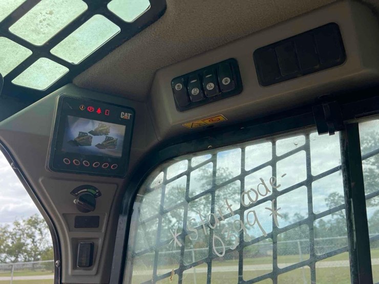 2019-caterpillar-259d-image-31