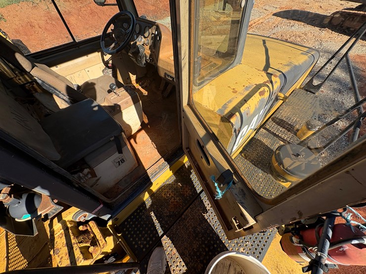 1997-caterpillar-d300e-image-21
