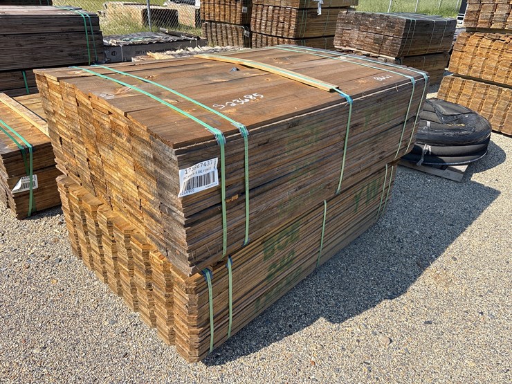 #601-•-bundle-of-5/8-x-6-x-6-fence-boards-image-1