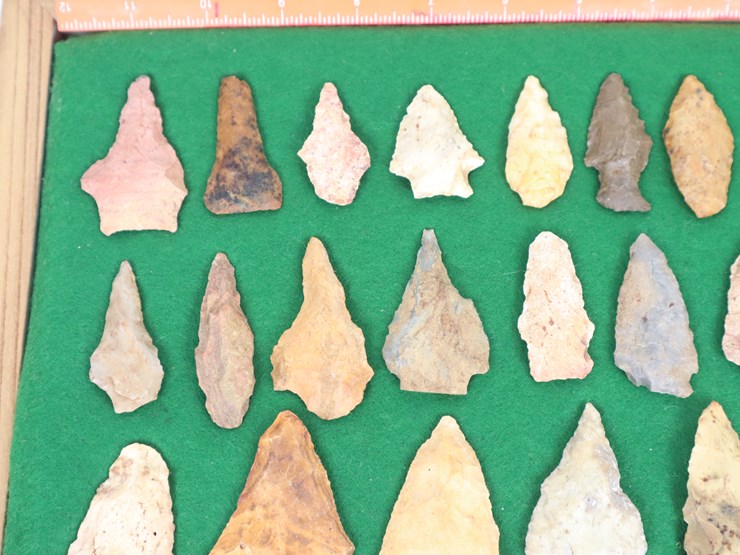 #21-•-#4161-•-(42)-framed-native-american-artifacts-image-6