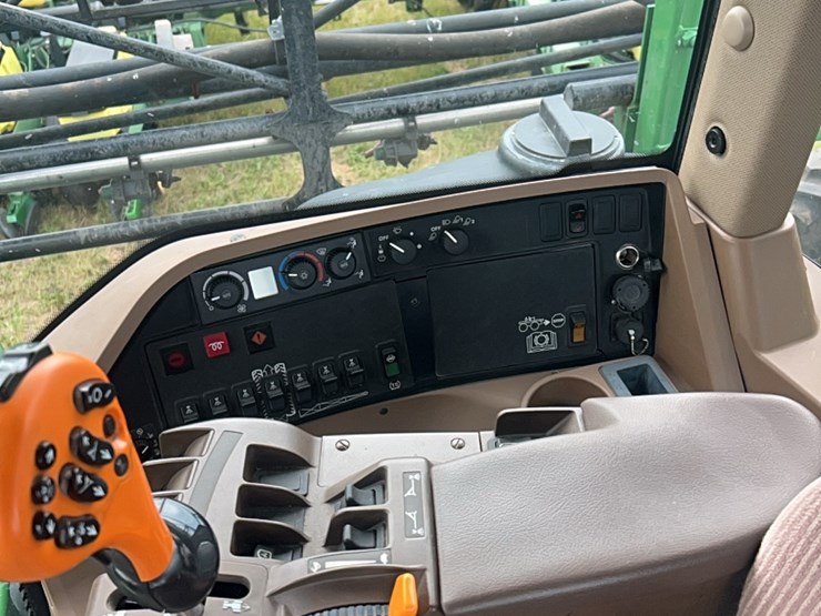 john-deere-4830-image-28