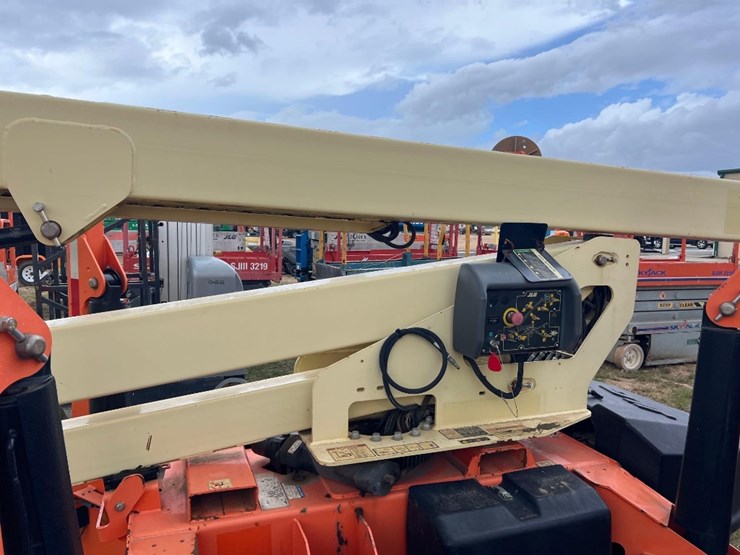 2018-jlg-t500j-image-19