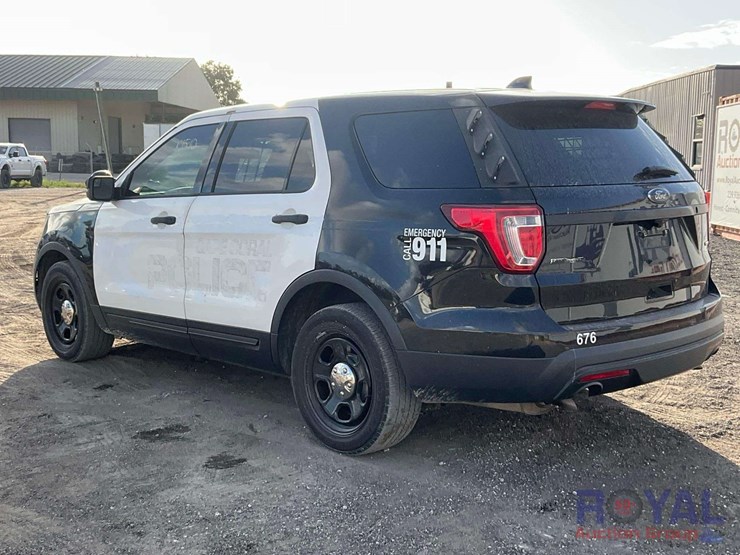 2016-ford-explorer-image-5