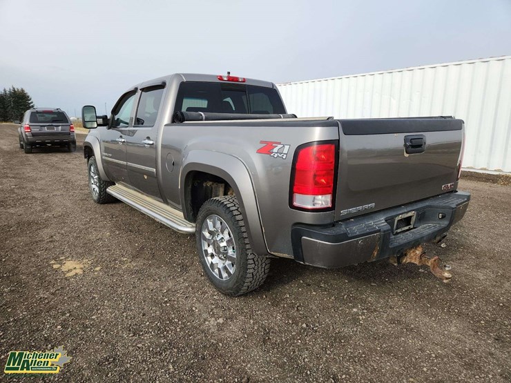 2012-gmc-sierra-2500hd-image-3