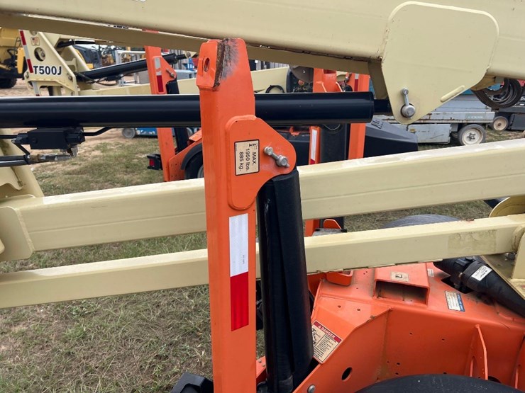 2021-jlg-t350-image-11