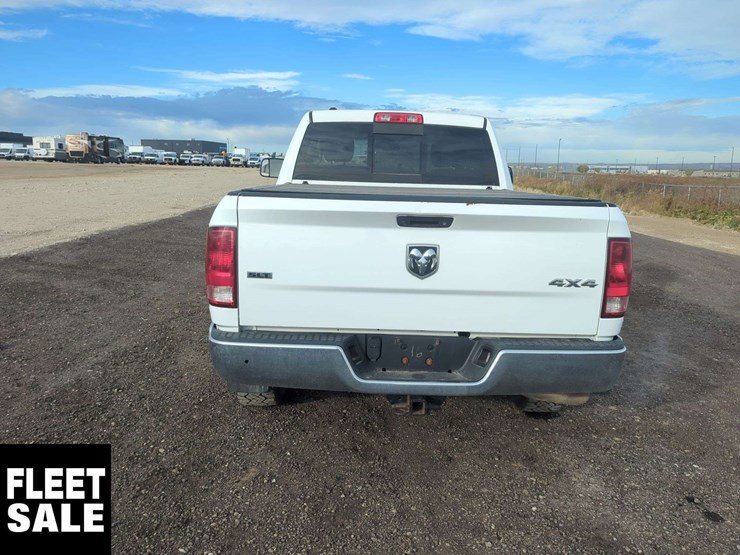 2013-ram-1500-slt-image-22