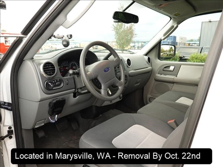 2004-ford-expedition-image-8