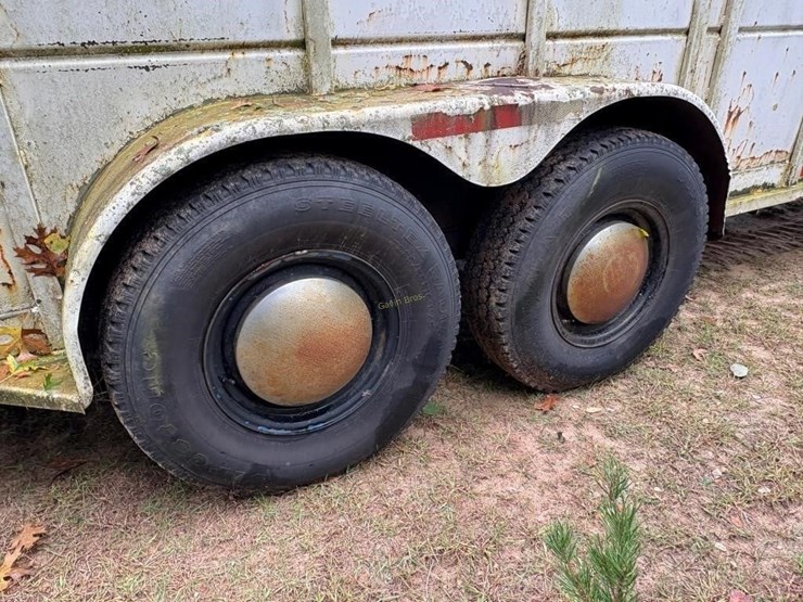 1989-better-built-gn2222lt-livestock-trailer-image-10