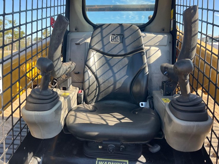 2018-caterpillar-259d-image-26
