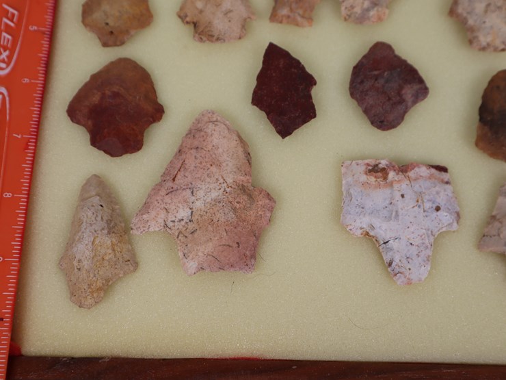 #22-•-#4162-•-(30)-framed-native-american-artifacts-image-4