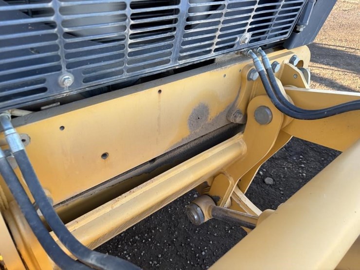 2011-deere-872gp-image-27